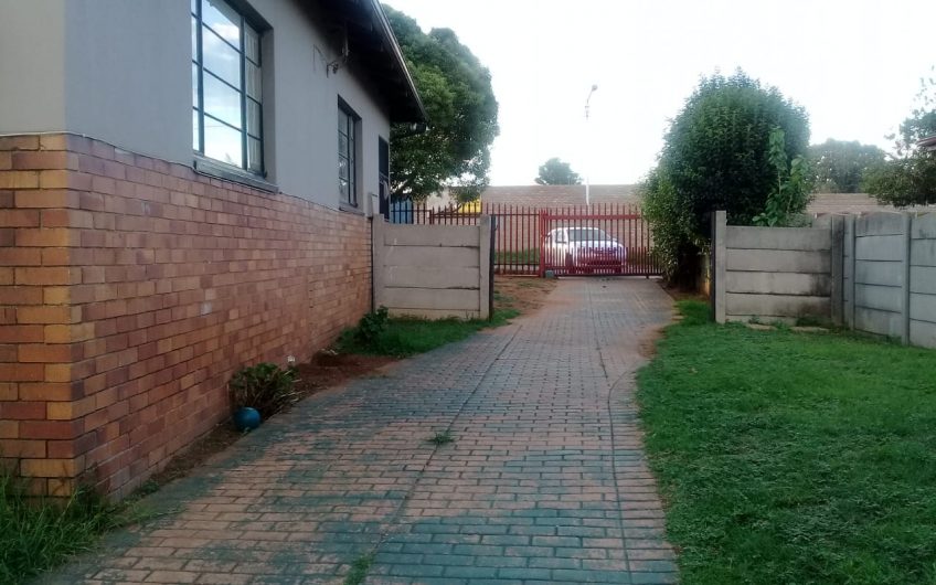 3 BEDROOM HOUSE FLORENTIA, ALBERTON Lindville Property