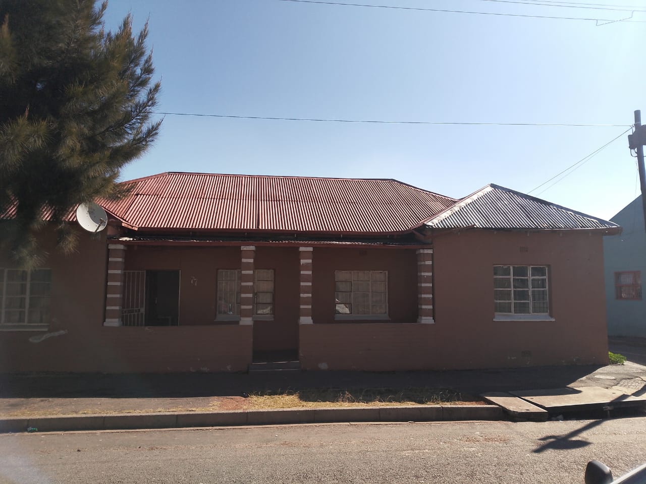5 Bedroom House- West Turffontein JHB South